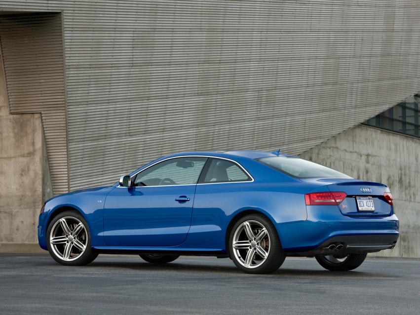 Авто обои Audi S5 Coupe 2008-2011