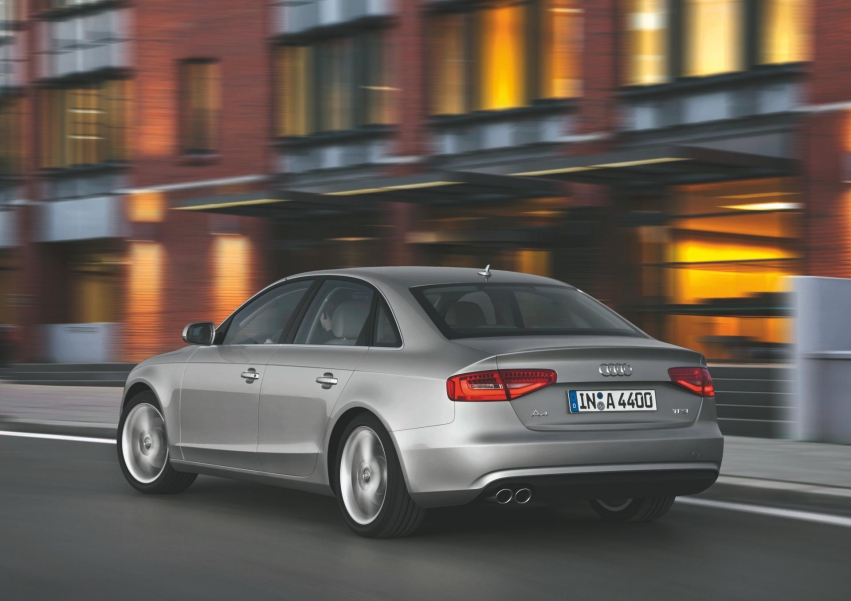 Авто обои Audi A4 2013