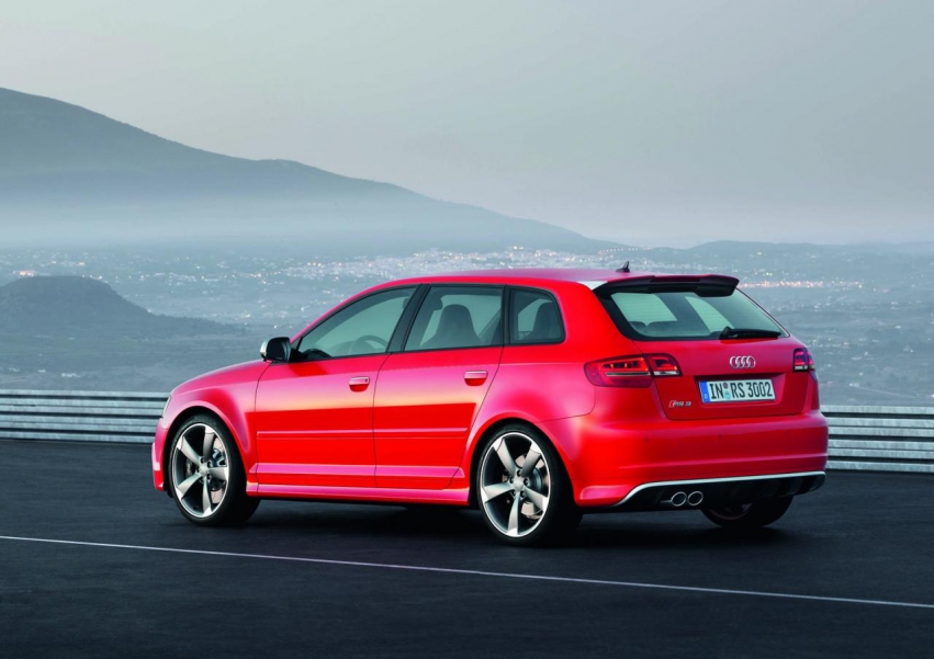 Авто обои Audi RS 3 Sportback 2012