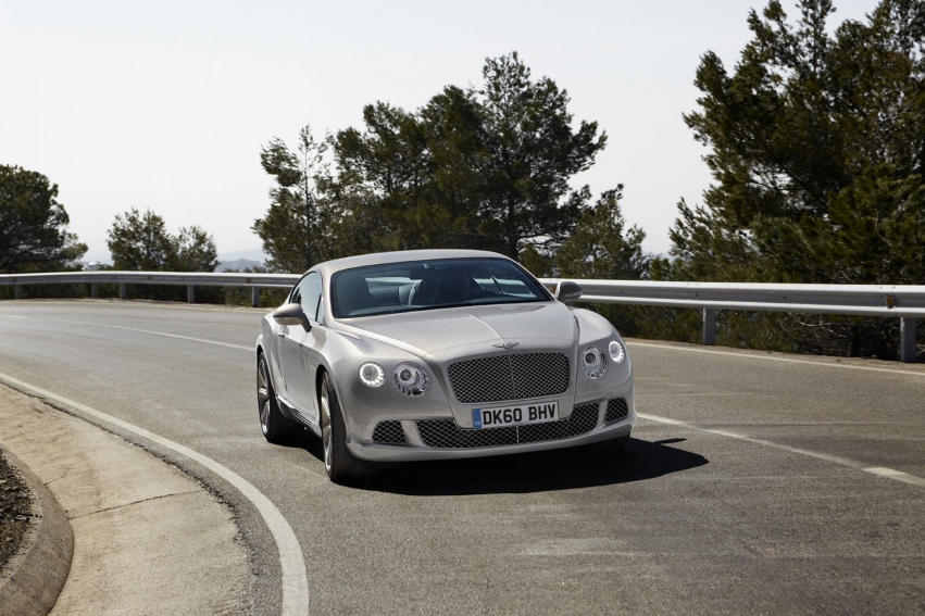 Авто обои Bentley Continental GT 2012