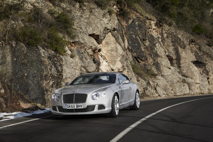 Авто обои Bentley Continental GT 2012