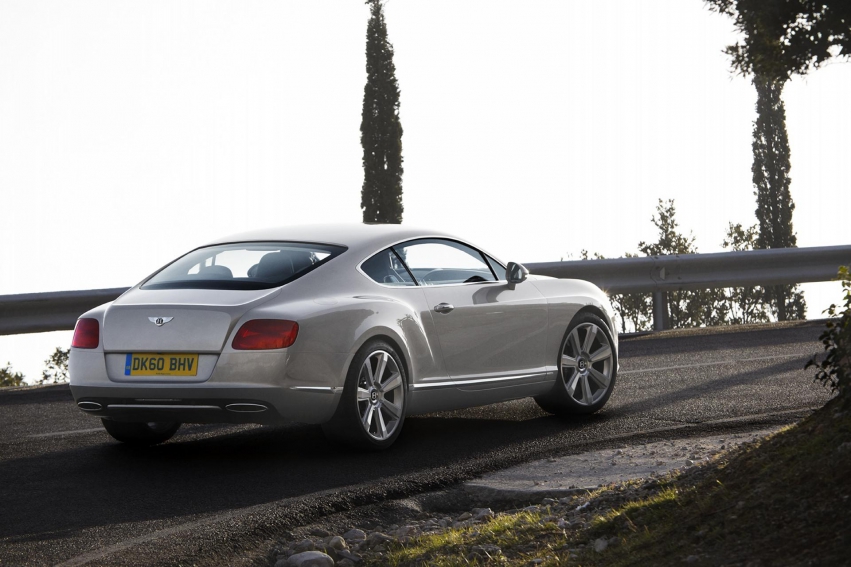 Авто обои Bentley Continental GT 2012