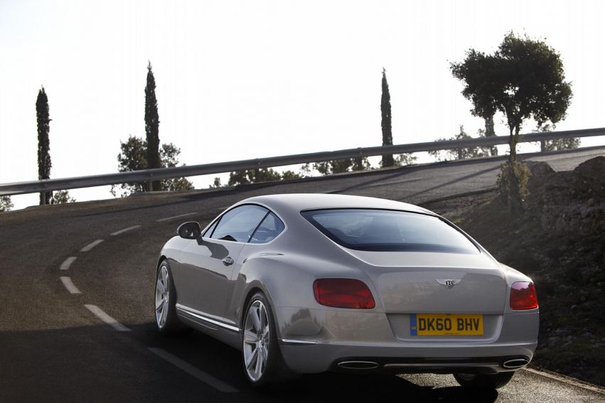 Авто обои Bentley Continental GT 2012