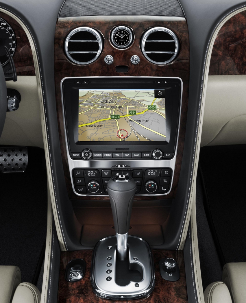 Авто обои Bentley Continental GT 2012