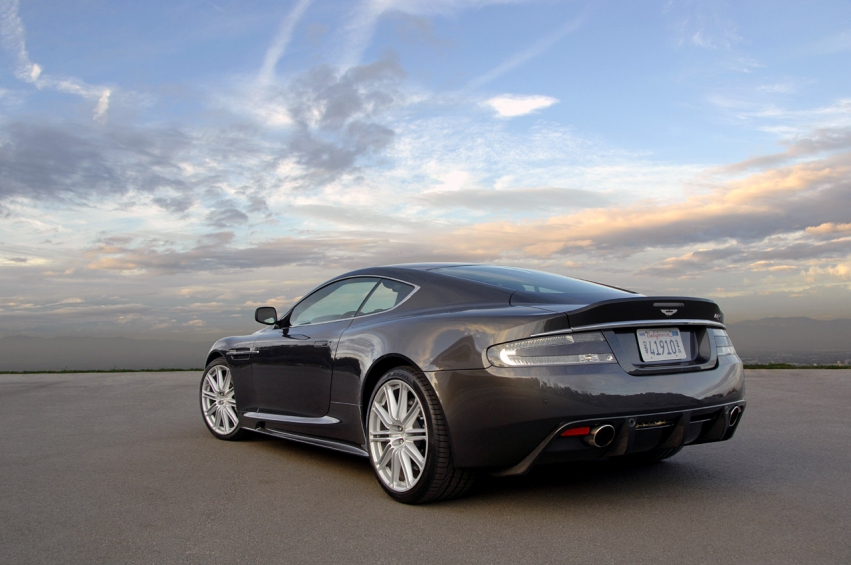 Авто обои Aston Martin Aston Martin DBS from Quantum of Solace Автомобиль бонда