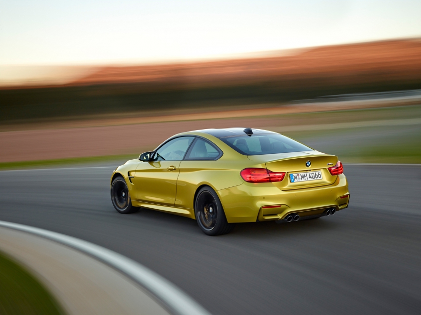 Авто обои BMW M4 Coupe 2015