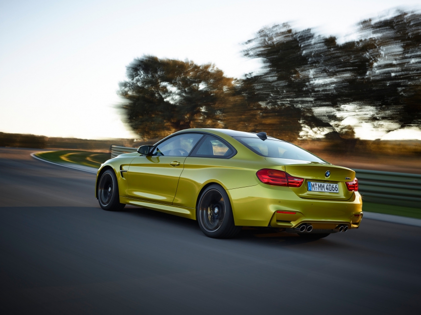 Авто обои BMW M4 Coupe 2015