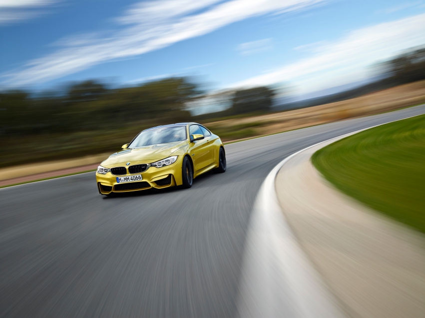 Авто обои BMW M4 Coupe 2015