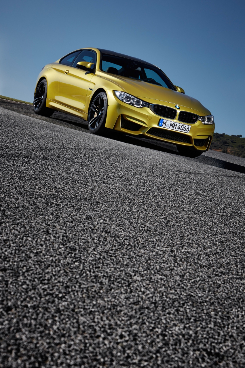 Авто обои BMW M4 Coupe 2015