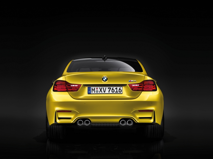 Авто обои BMW M4 Coupe 2015