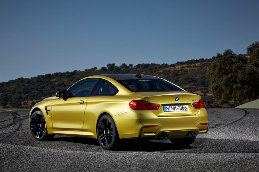 Авто обои BMW M4 Coupe 2015