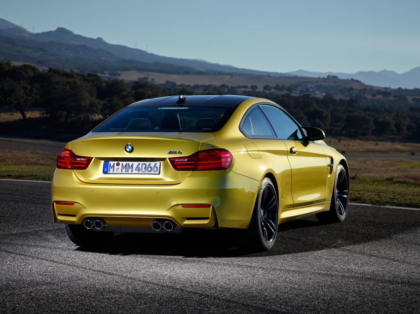 Авто обои BMW M4 Coupe 2015