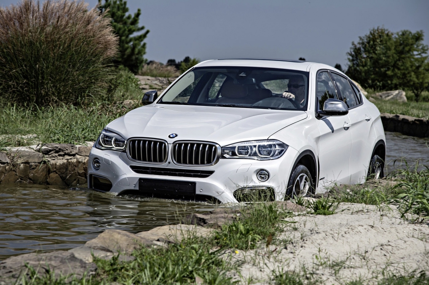 Авто обои BMW X6 2015