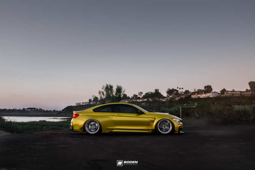 Авто обои BMW BMW M4 Widebody Austin Yellow