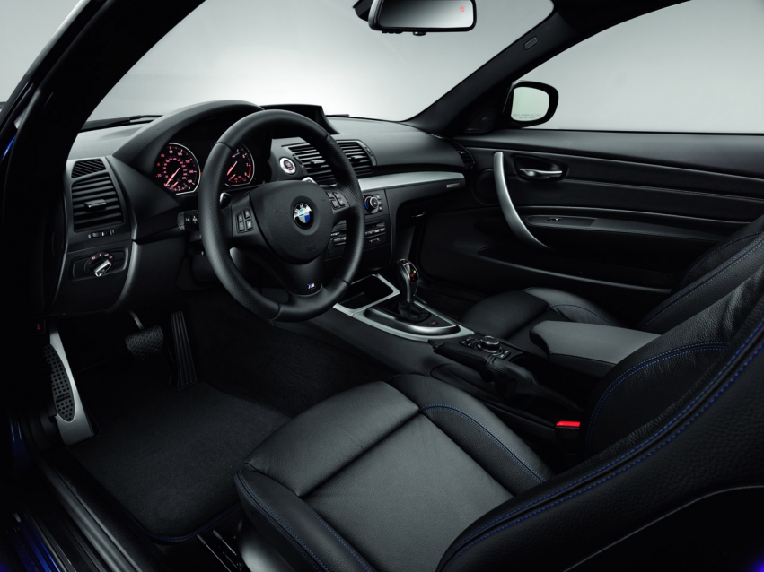 Авто обои BMW 135is 2013