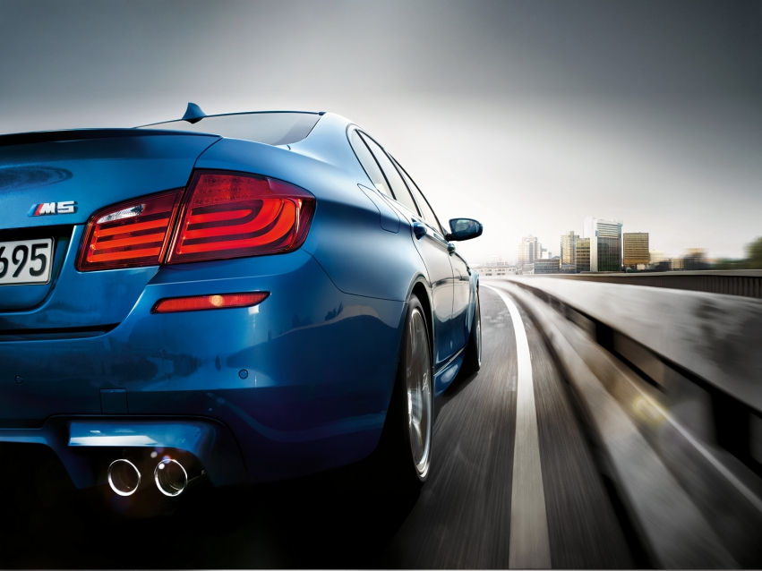 Авто обои BMW M5 F10 2012