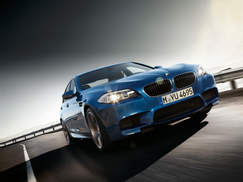 Авто обои BMW M5 F10 2012