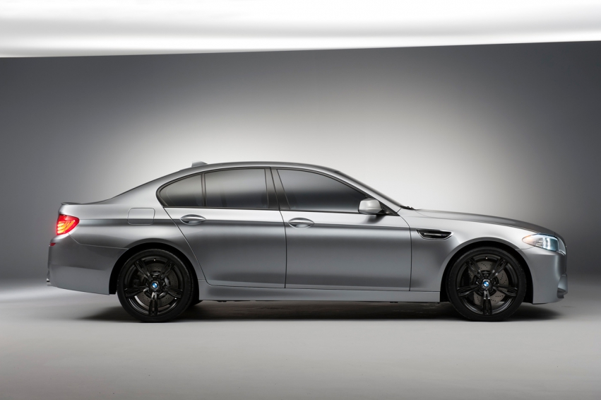 Авто обои BMW M5 F10 2011