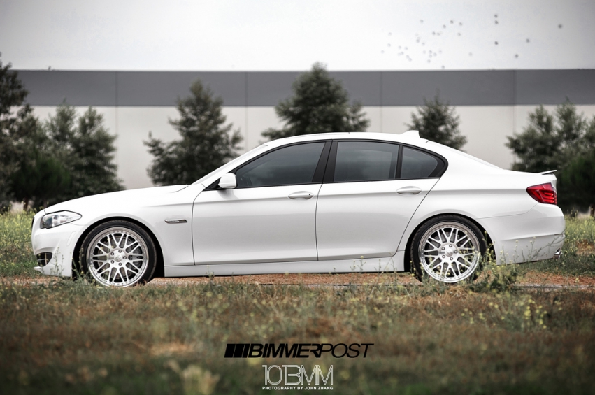 Авто обои BMW 535i modified F10 2011