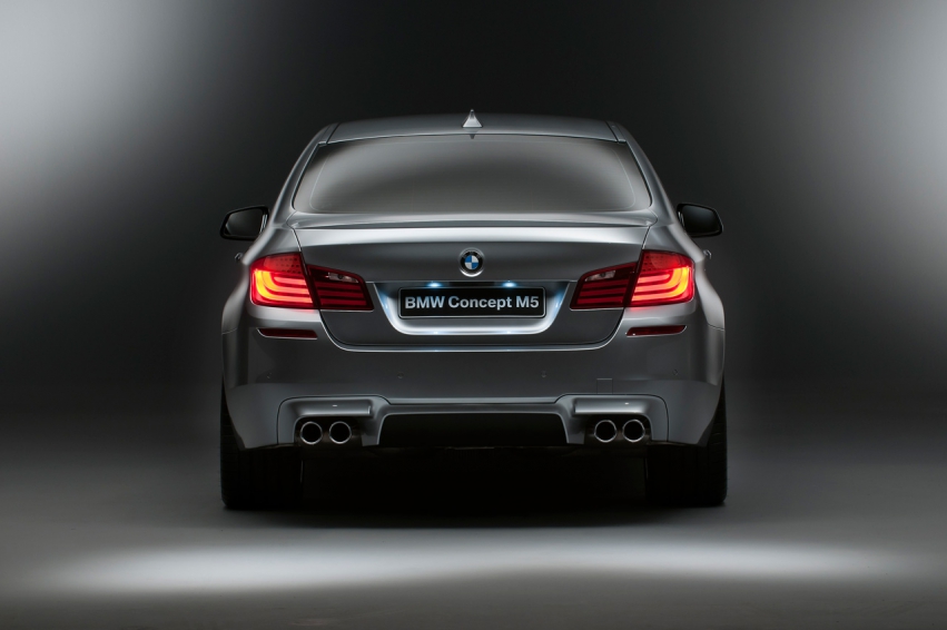 Авто обои BMW M5 F10 2011