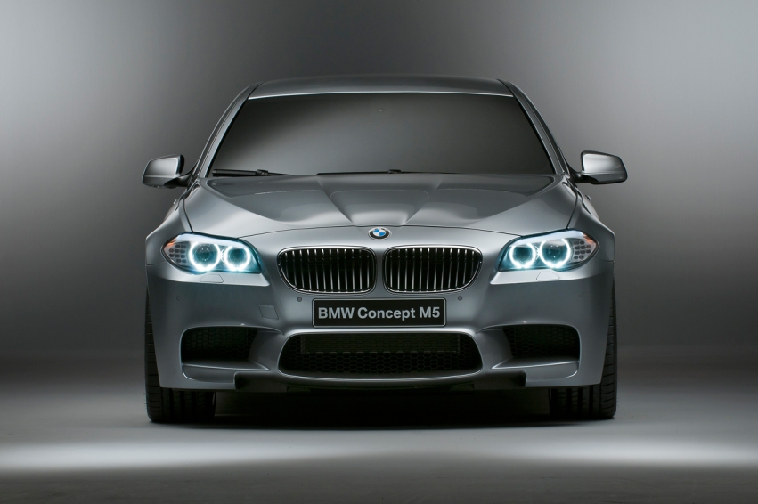 Авто обои BMW M5 F10 2011