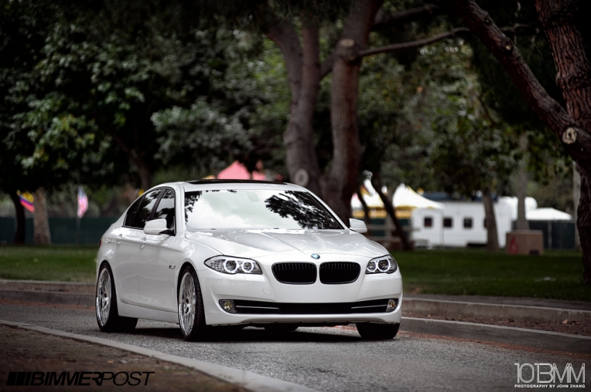 Авто обои BMW 535i modified F10 2011