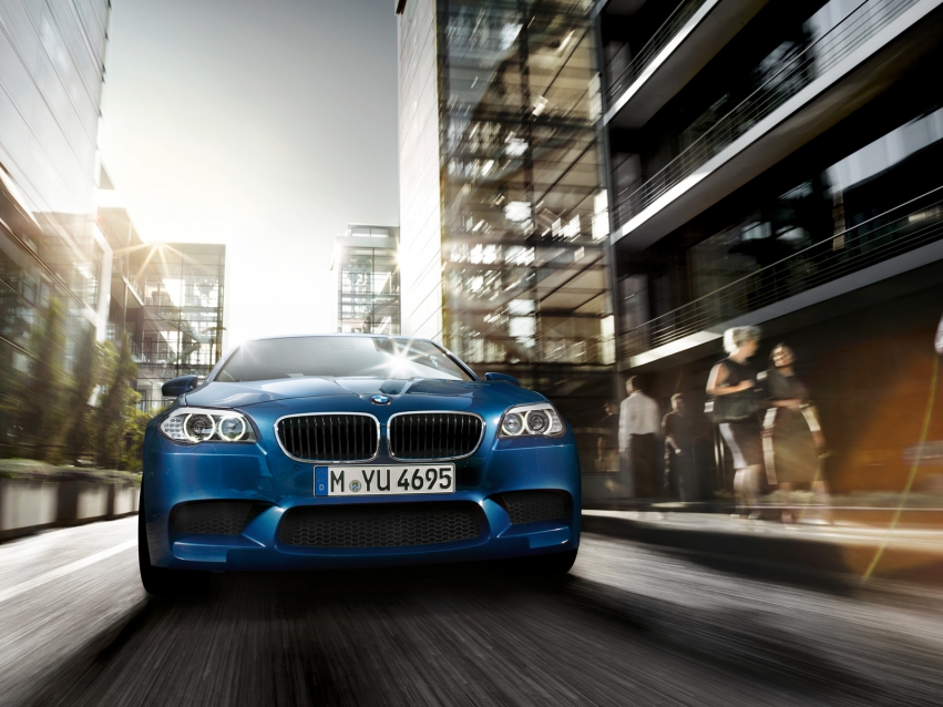 Авто обои BMW M5 F10 2012