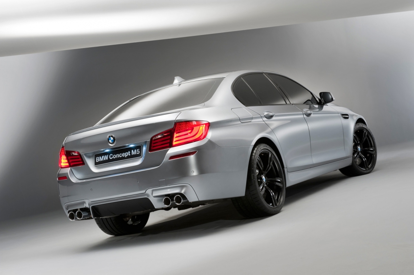 Авто обои BMW M5 F10 2011