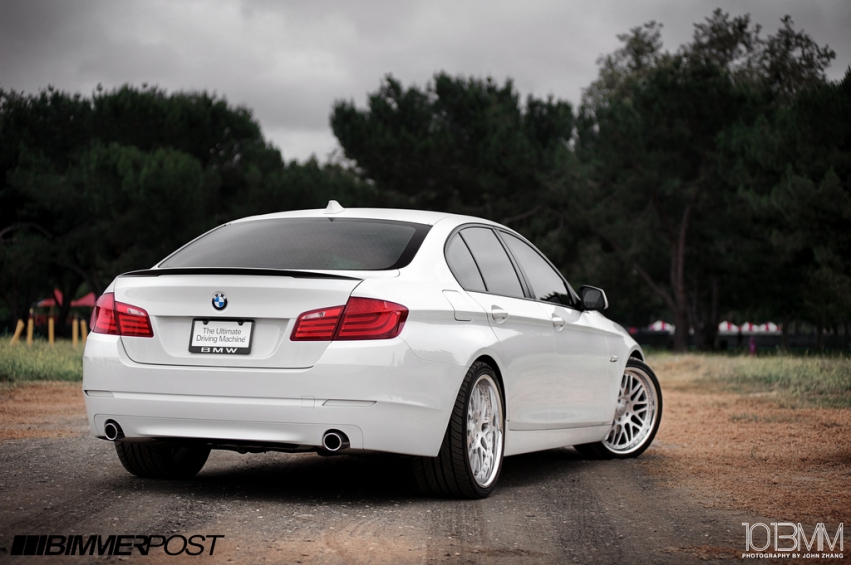 Авто обои BMW 535i modified F10 2011