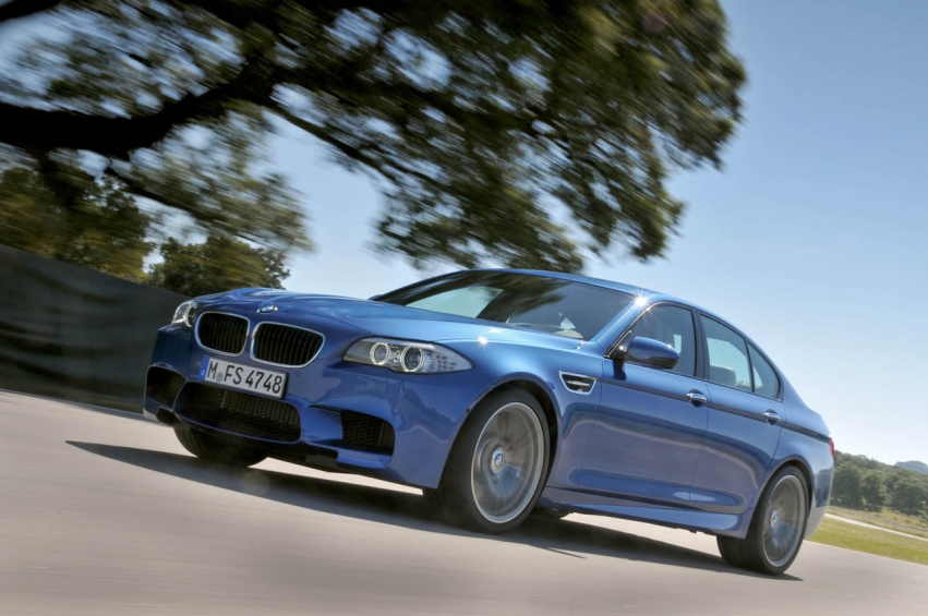 Авто обои BMW M5 F10 2012