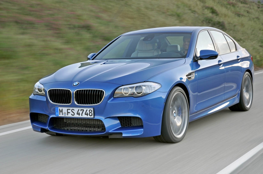 Авто обои BMW M5 F10 2012