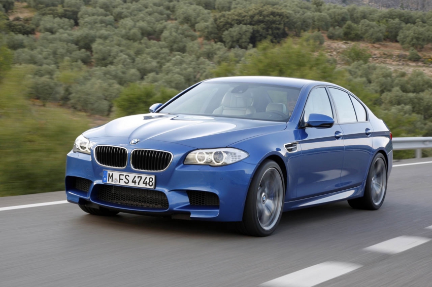 Авто обои BMW M5 F10 2012