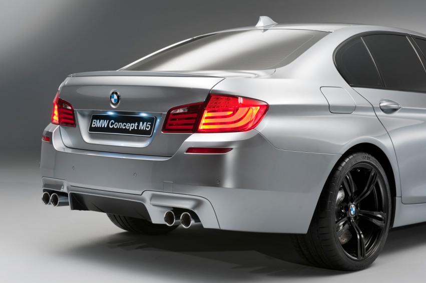 Авто обои BMW M5 F10 2011