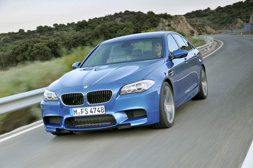 Авто обои BMW M5 F10 2012