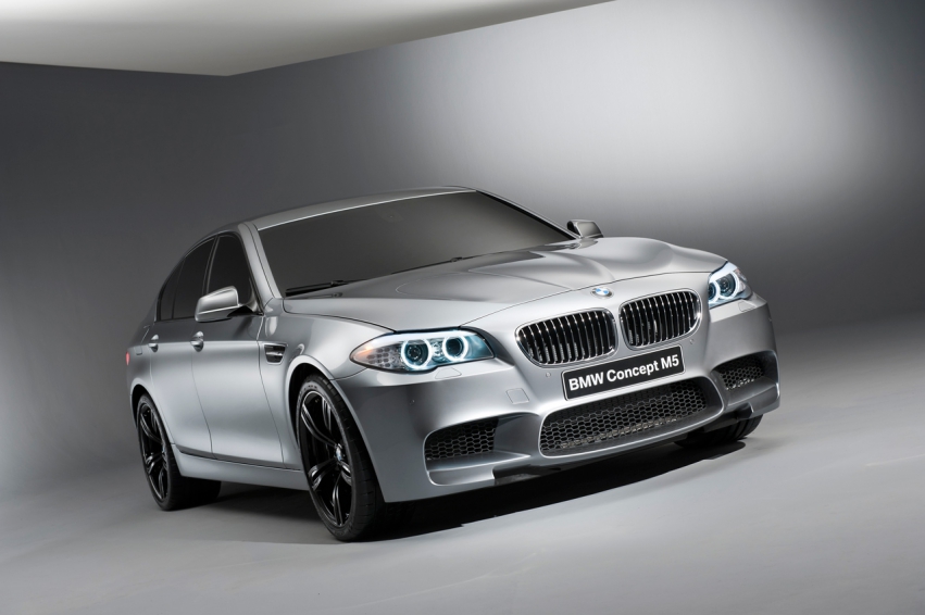 Авто обои BMW M5 F10 2011