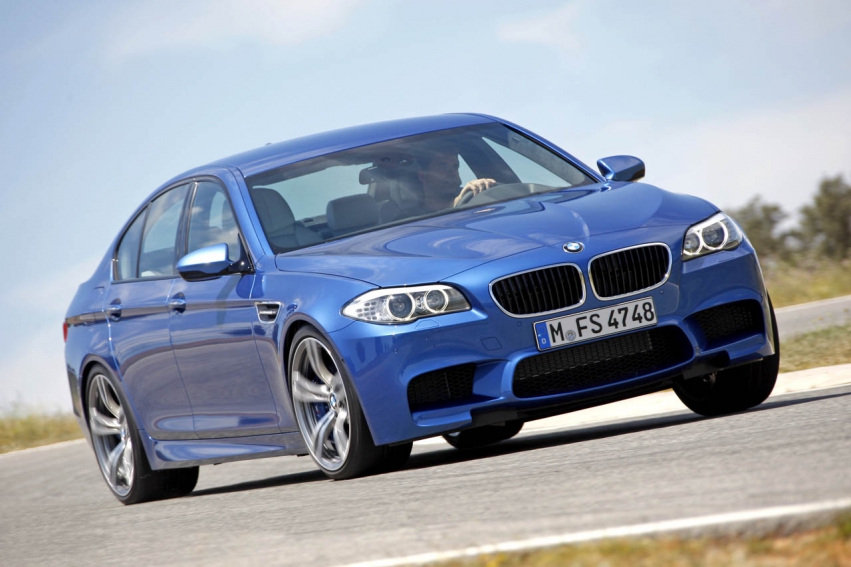 Авто обои BMW M5 F10 2012