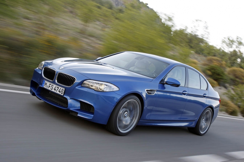 Авто обои BMW M5 F10 2012