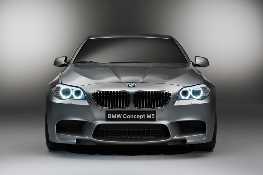 Авто обои BMW M5 F10 2011