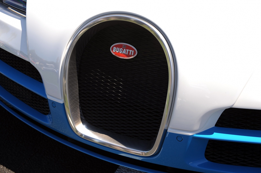 Авто обои Bugatti Veyron 16.4 Grand Sport Vitesse: Monterey 2012