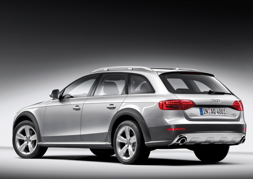 Авто обои Audi Audi A4 allroad quattro 2010