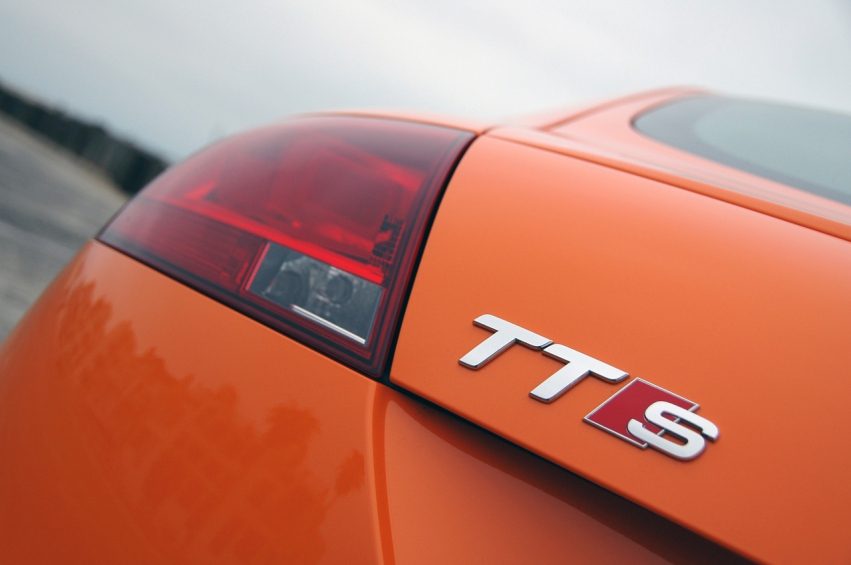 Авто обои Audi TTS in orange