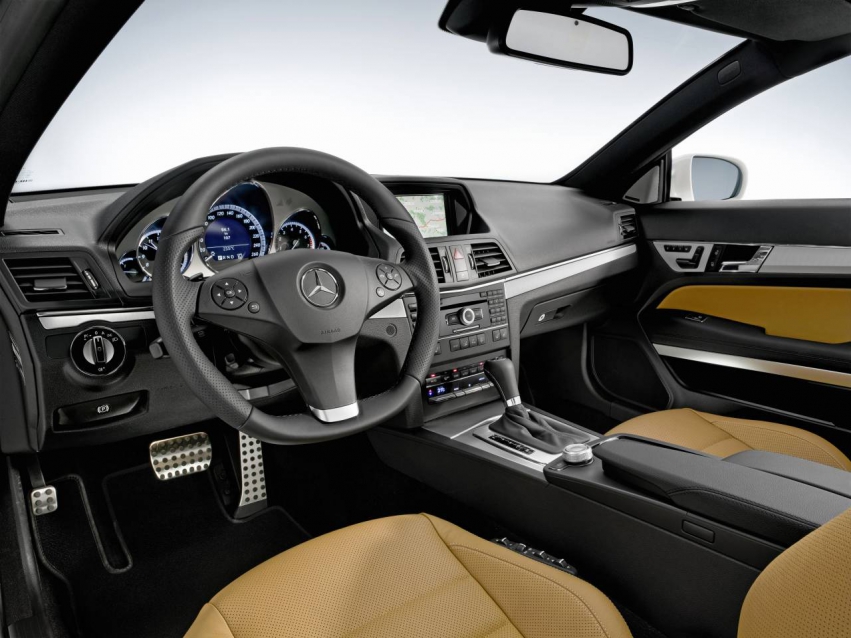 Авто обои Mercedes-Benz E-Class Coupe 2010