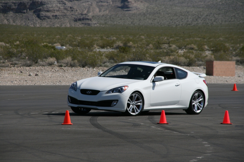 Авто обои Hyundai Genesis Coupe 2010