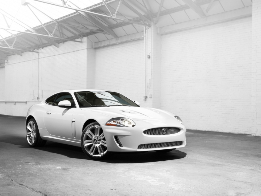 Авто обои Jaguar Jaguar XKR white 2010