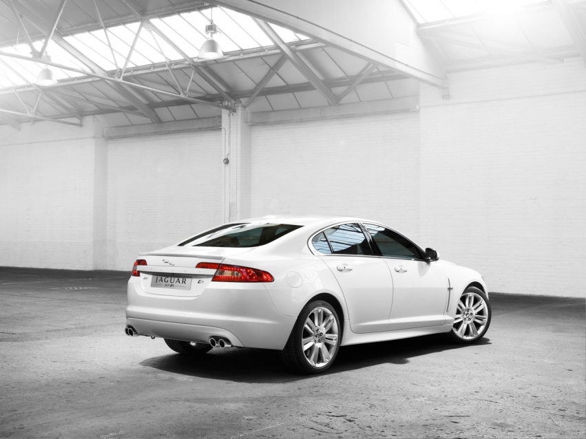 Авто обои Jaguar Jaguar XFR white 2010