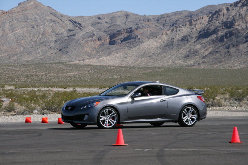 Авто обои Hyundai Genesis Coupe 2010