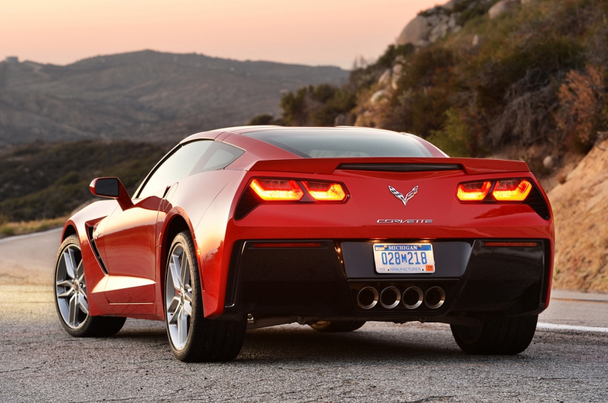 Авто обои Chevrolet Corvette Stingray 2014