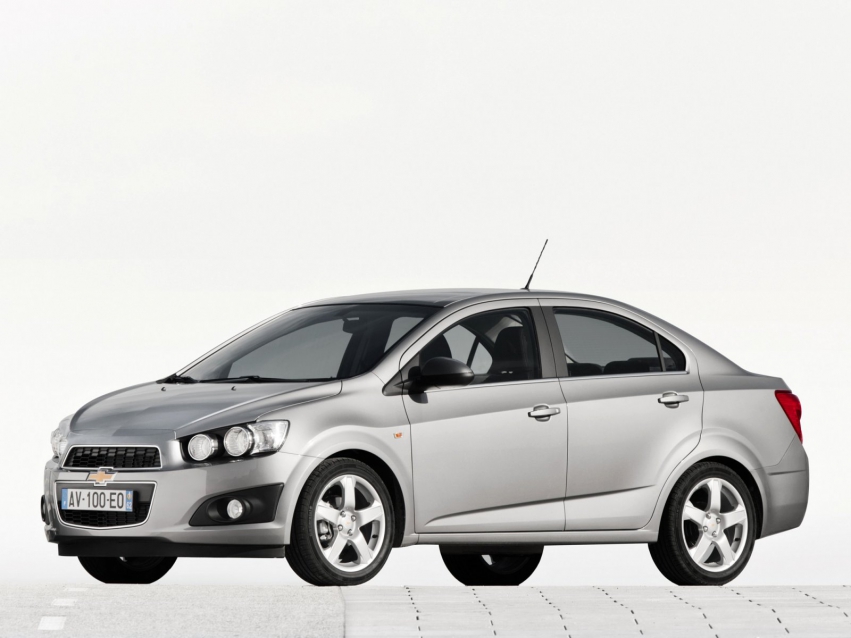 Авто обои Chevrolet Aveo Sedan 2011