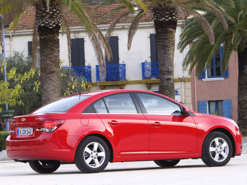 Авто обои Chevrolet Cruze Sedan 2010