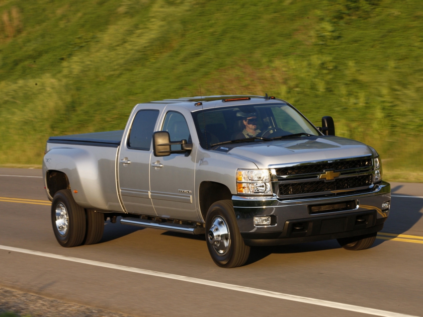 Авто обои Chevrolet Silverado Crew Cab Pickup 2010